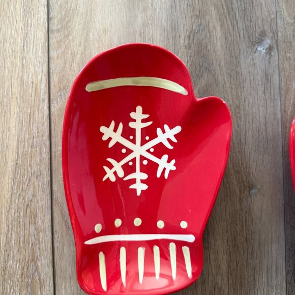 Hallmark Christmas Mitten Serving Dishes - Picture 5 of 8